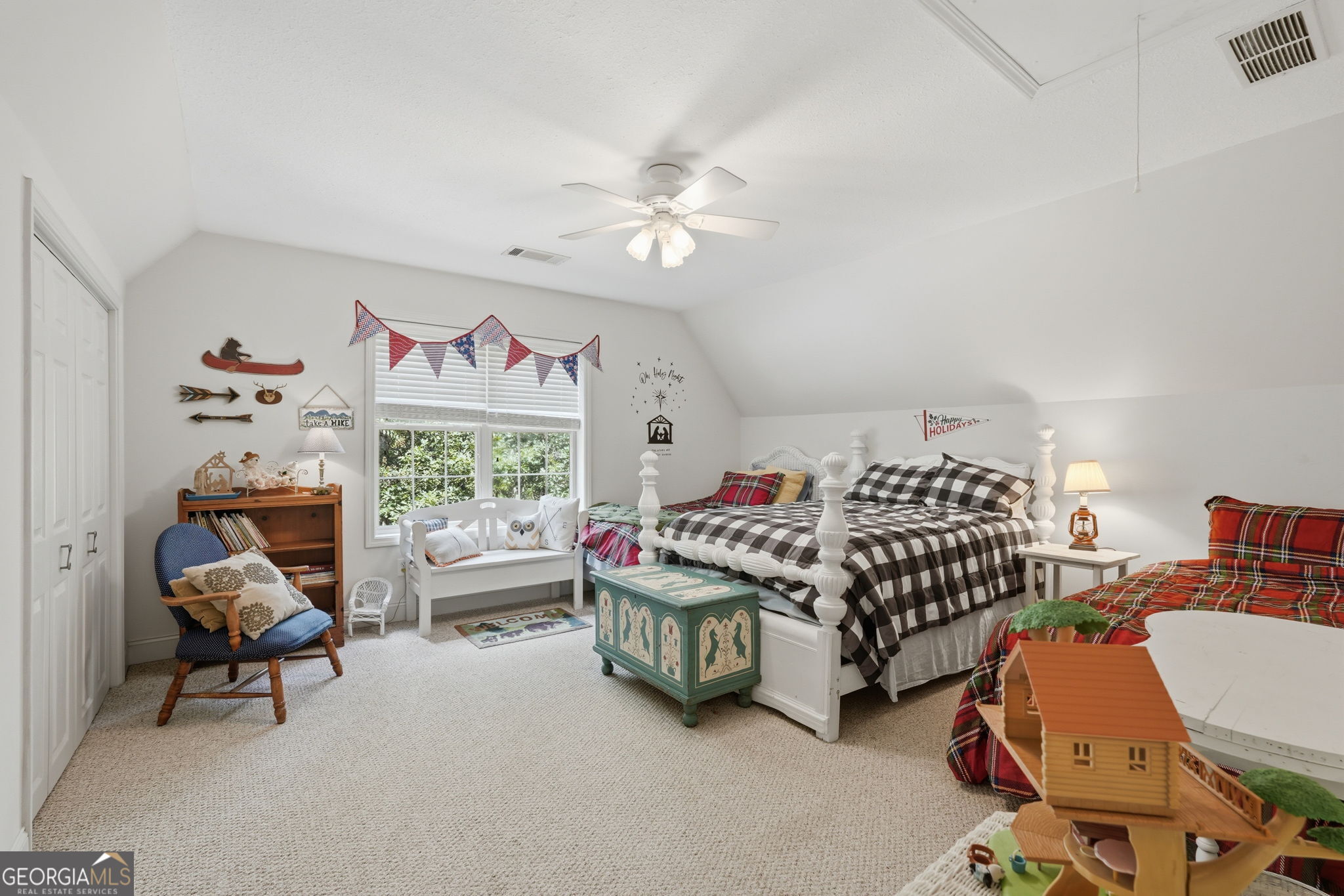 907 Rainbow Circle