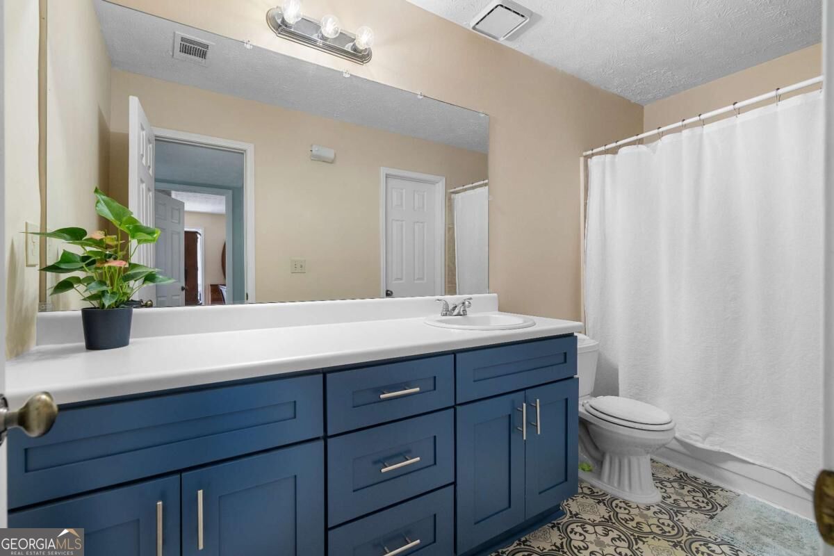 5077 Woodridge Way
