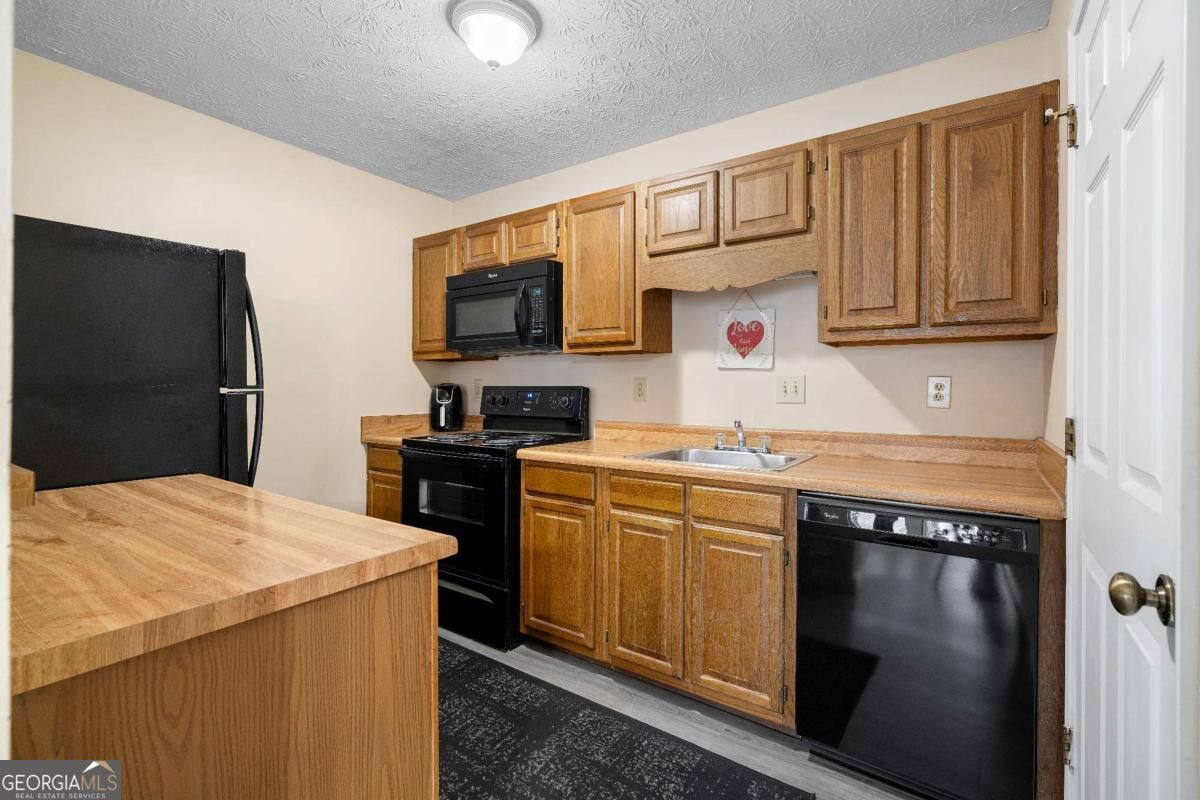 5077 Woodridge Way