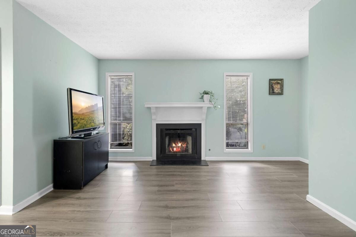 5077 Woodridge Way