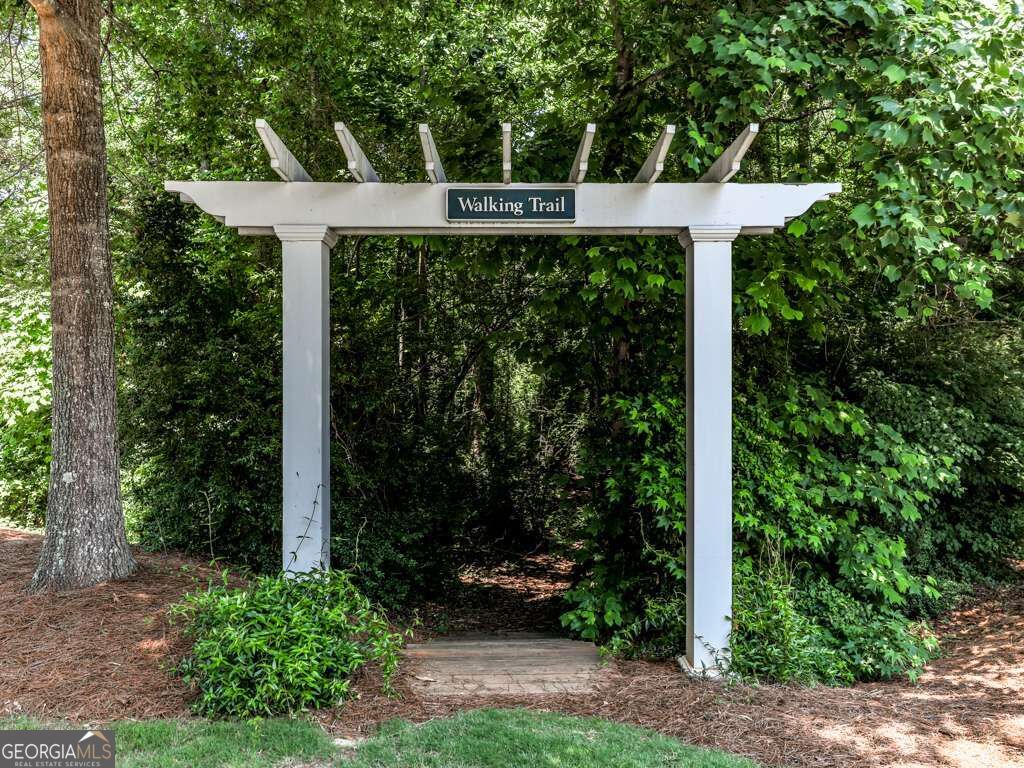 5201 Waters Edge Trail