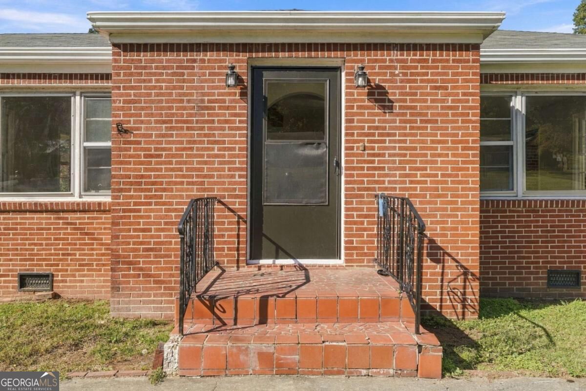 3016 Maple Road SE