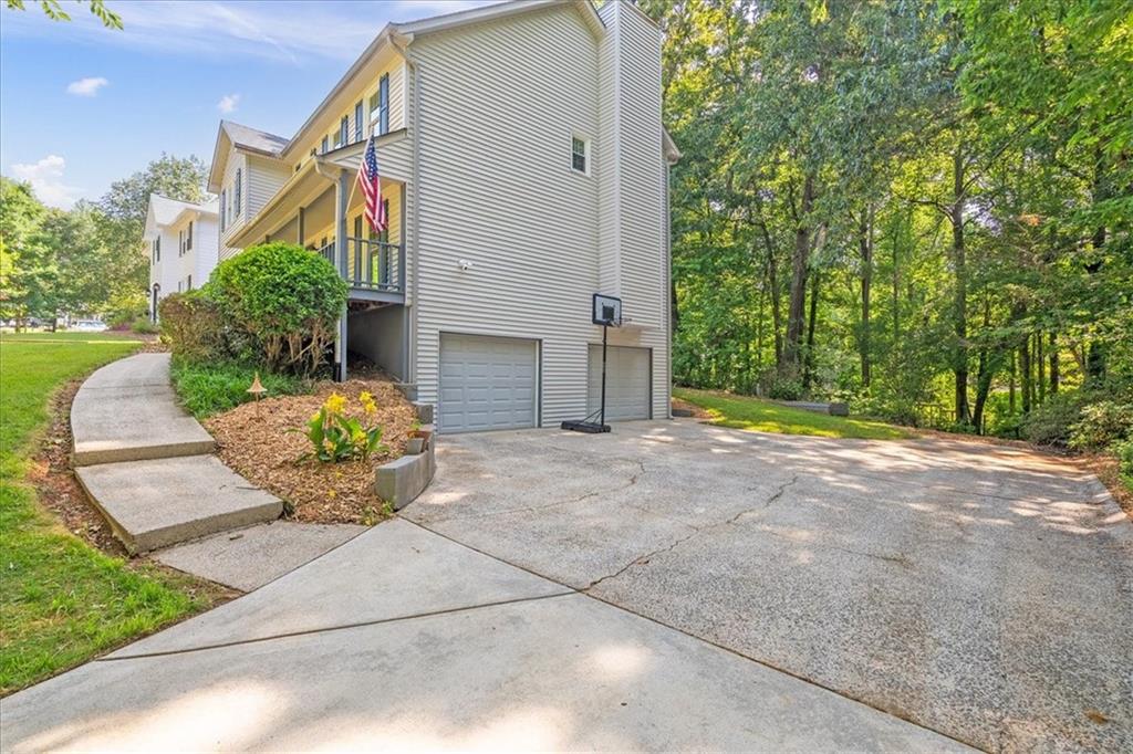3196 Shadowood Lane
