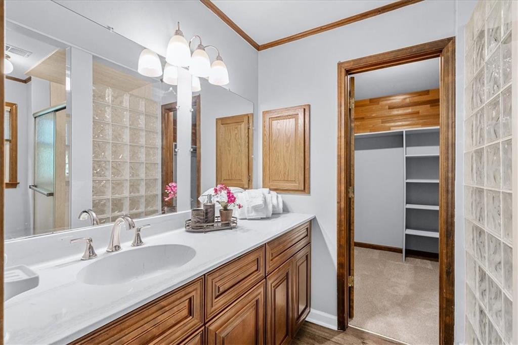 3196 Shadowood Lane