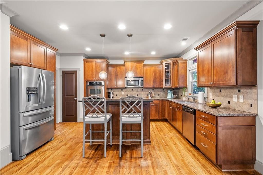 1601 Windsor Walk