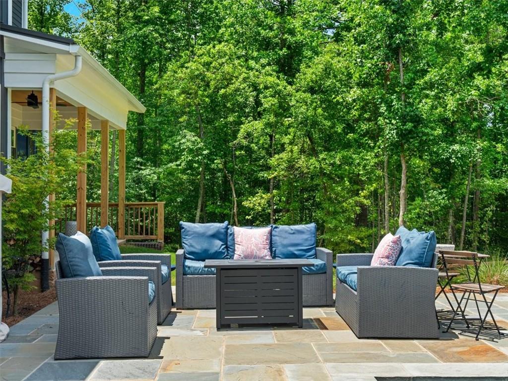 1300 Ponder Lane
