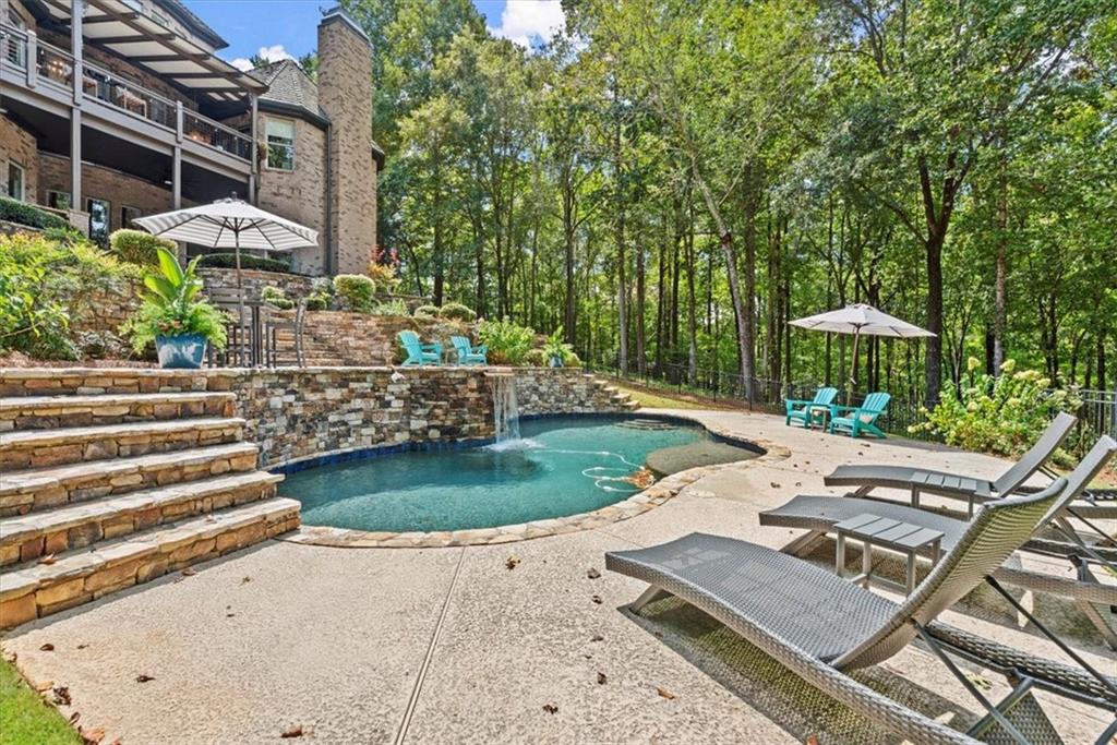 411 River Bluff Lane