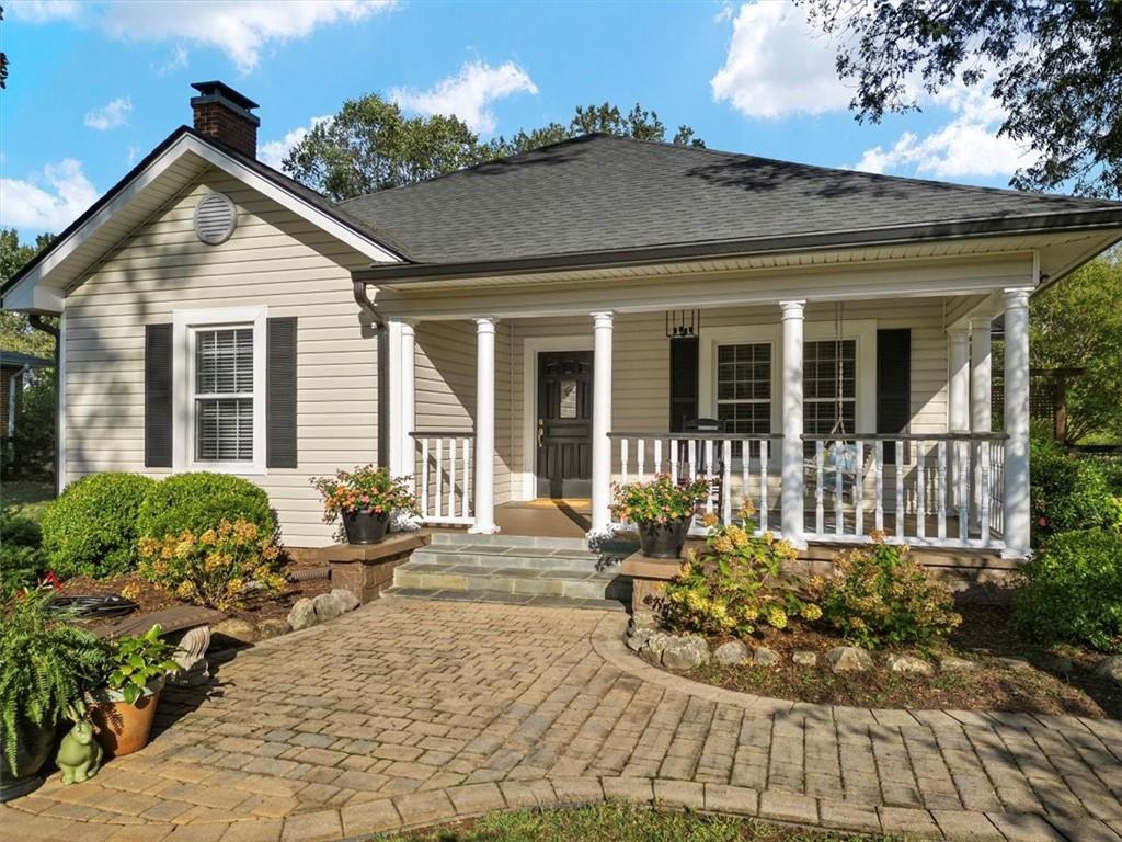 11925 Crabapple Road
