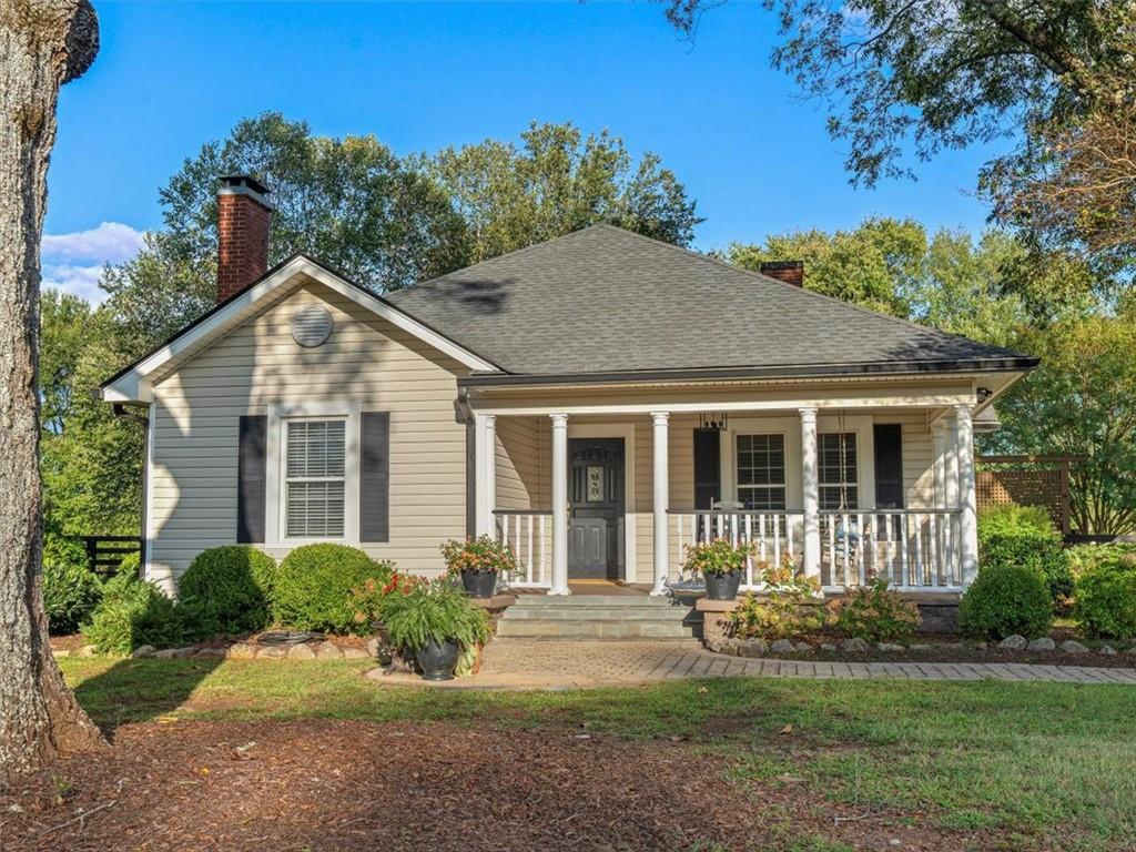 11925 Crabapple Road