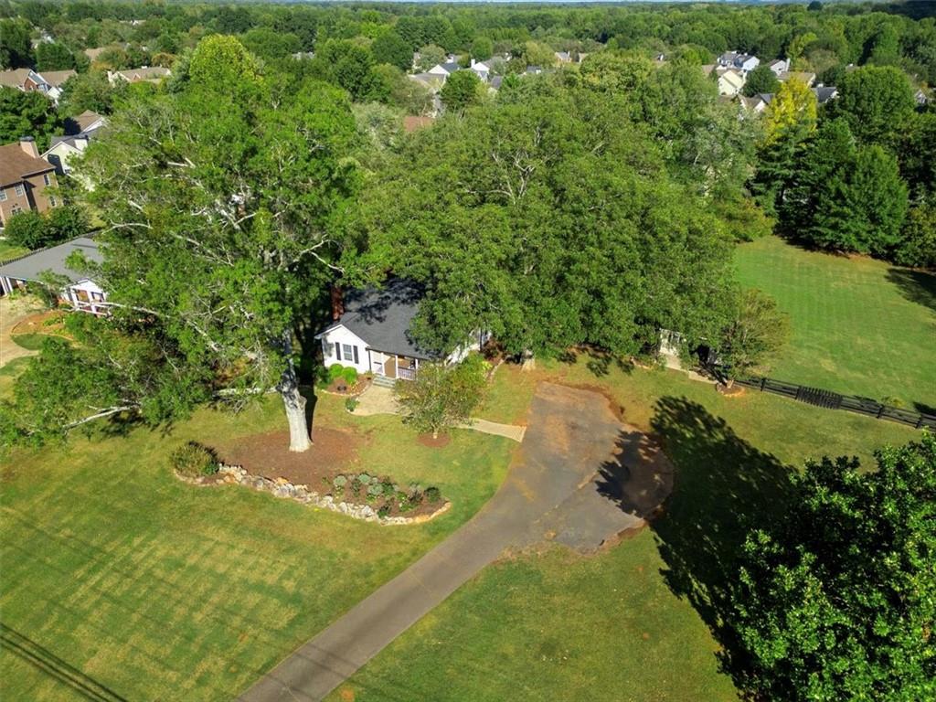 11925 Crabapple Road