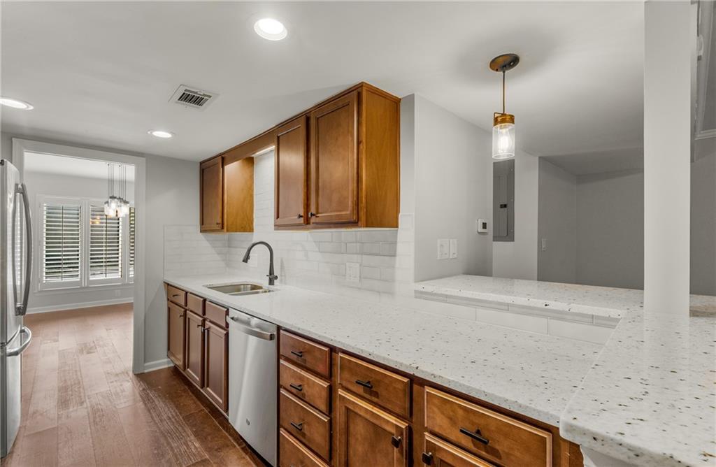 21 Ivy Gates NE