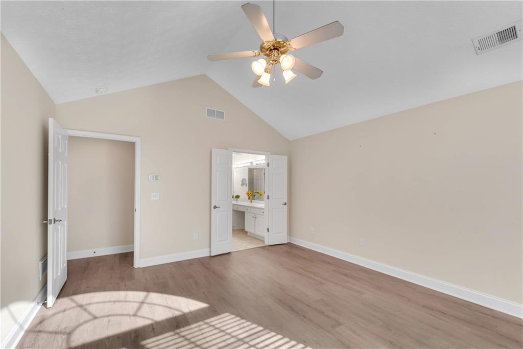 4022 Vineyards Lane