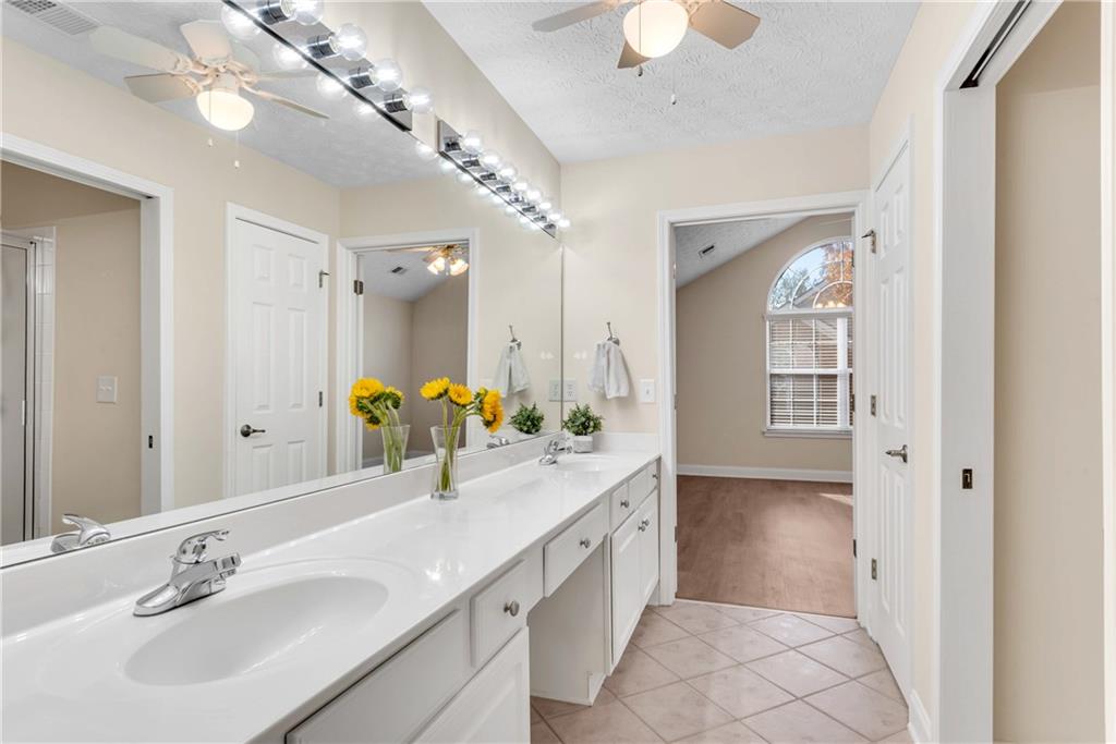 4022 Vineyards Lane