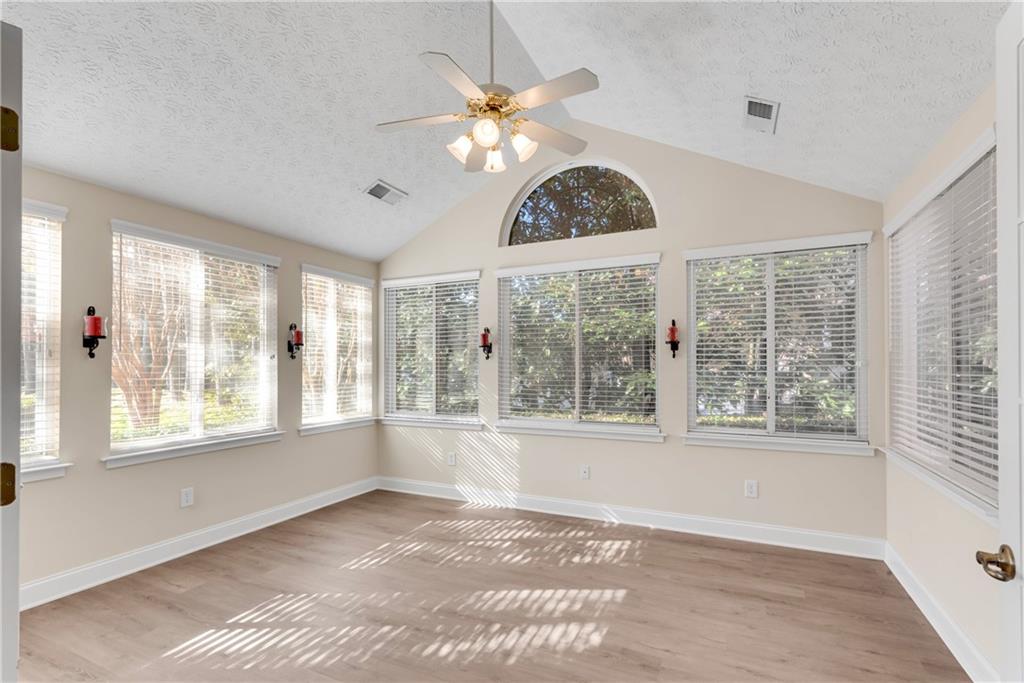 4022 Vineyards Lane