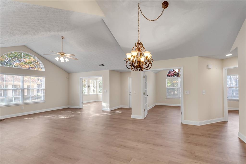4022 Vineyards Lane