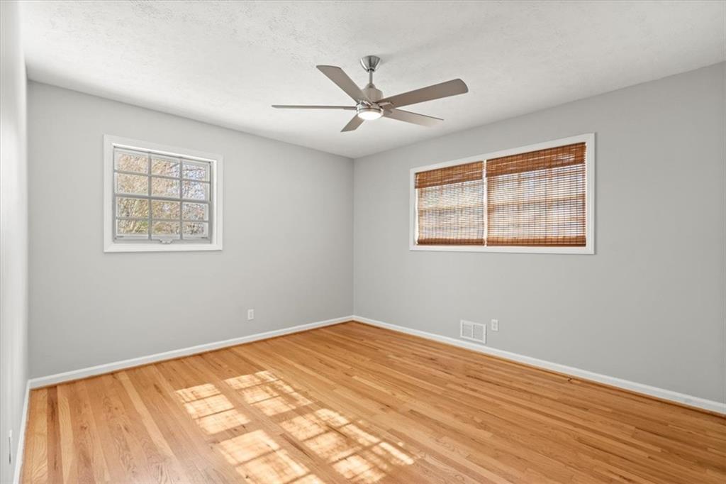121 Suburban Drive NE