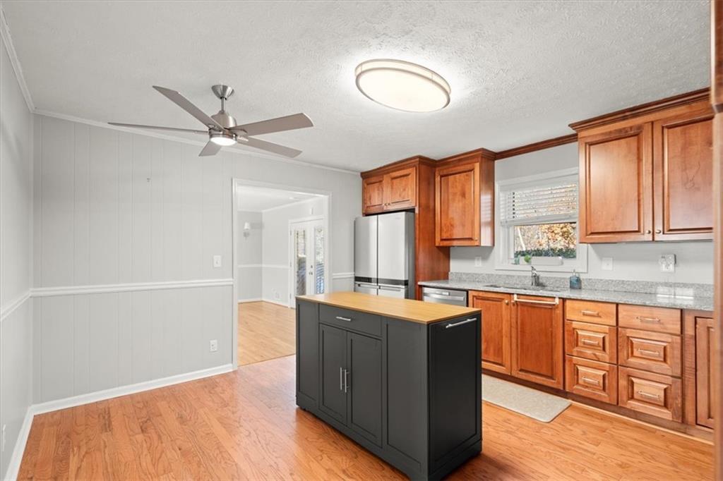 121 Suburban Drive NE