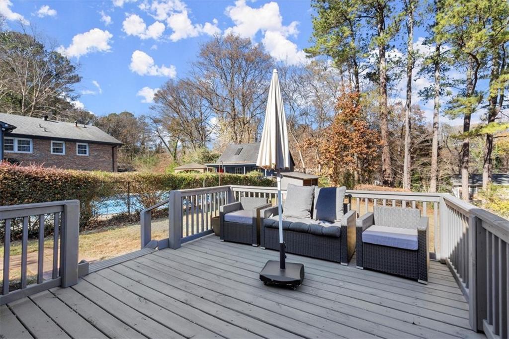 121 Suburban Drive NE