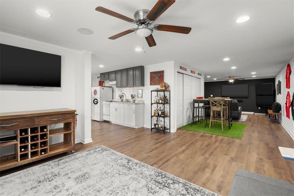 4354 Summit View