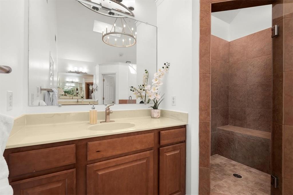 4354 Summit View