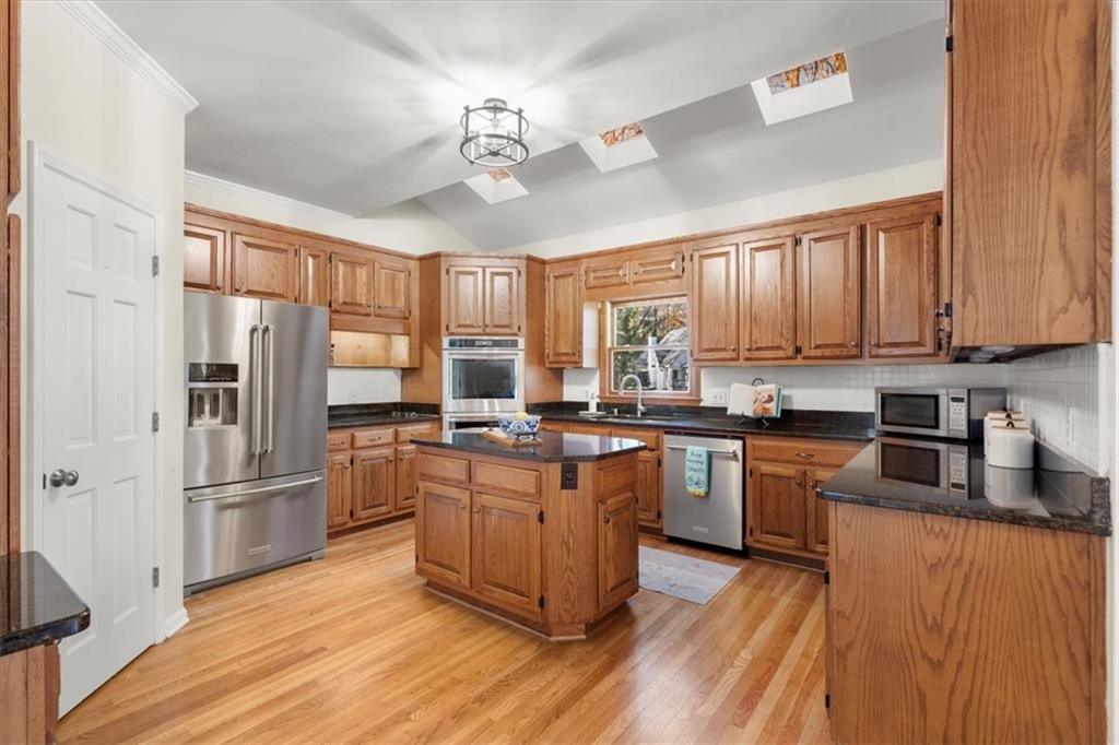 4354 Summit View