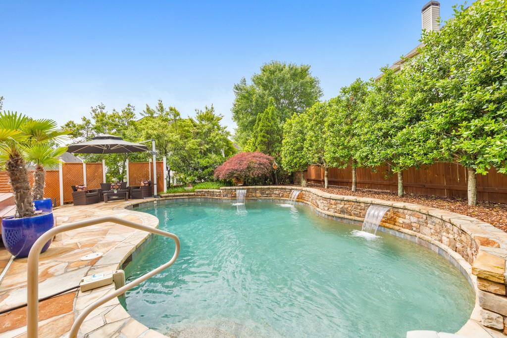 1250 Rosette Way