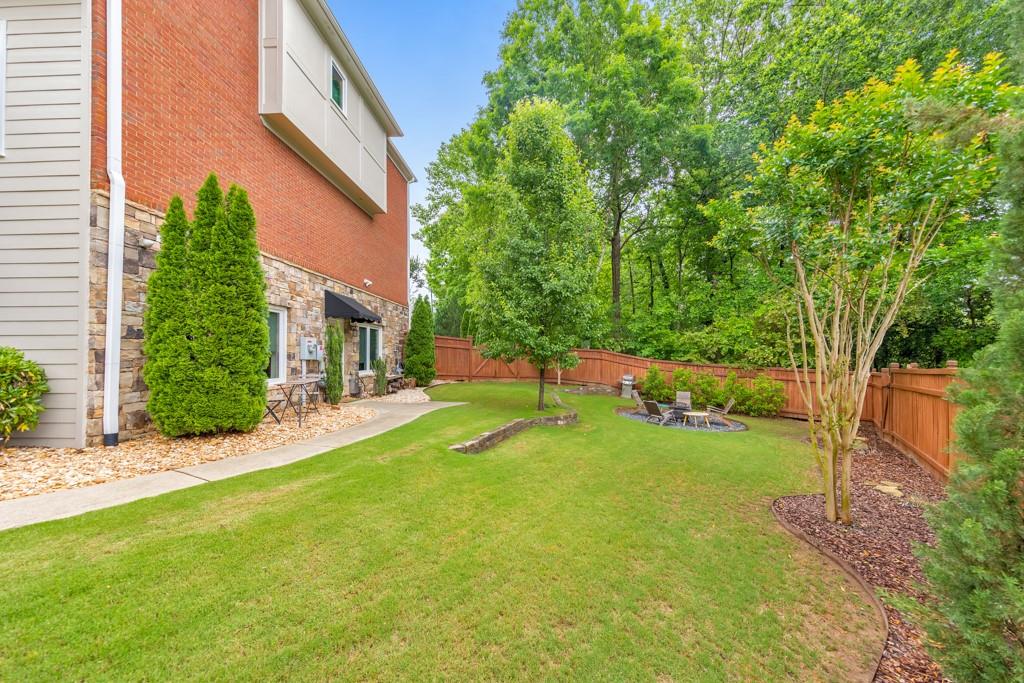 1250 Rosette Way
