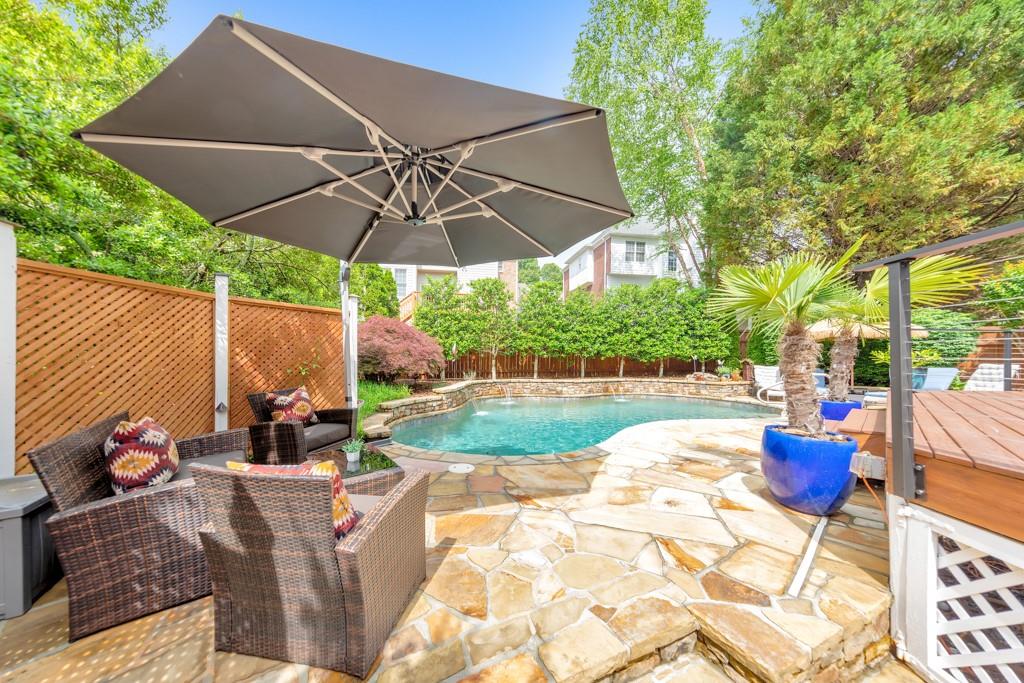 1250 Rosette Way