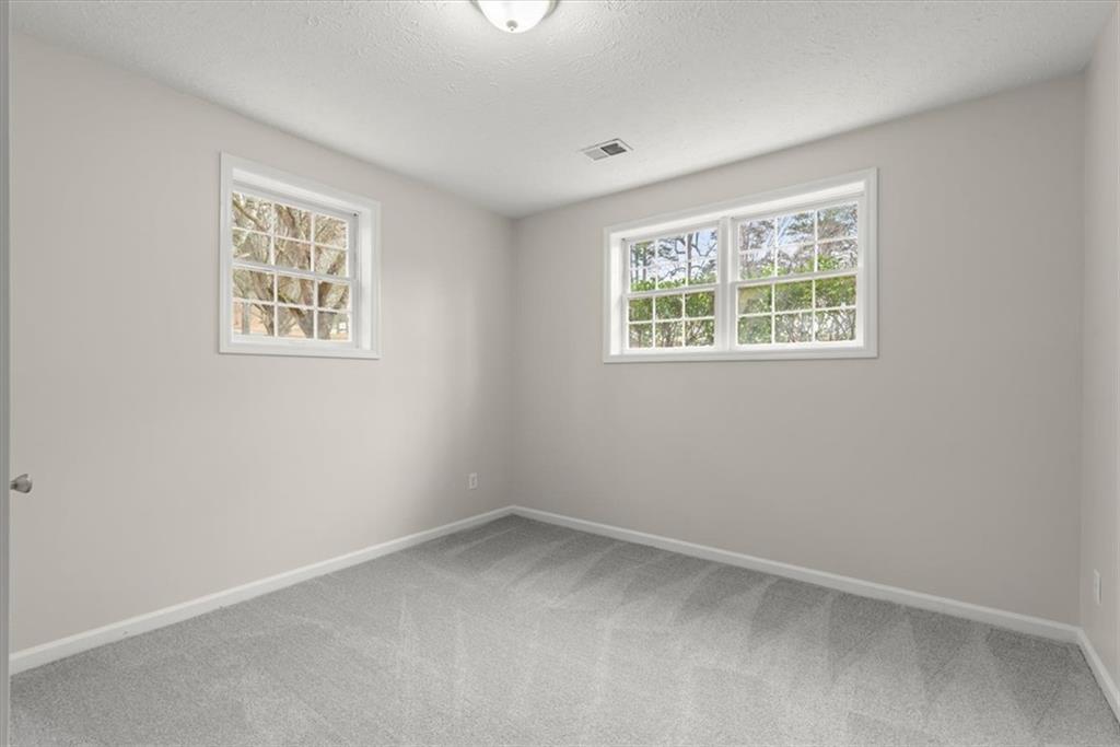 3284 Devaughn Drive NE
