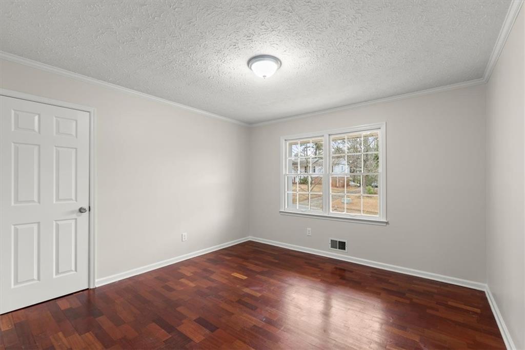 3284 Devaughn Drive NE