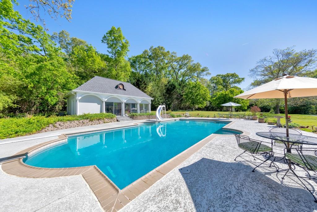 500 Floyd Road NE