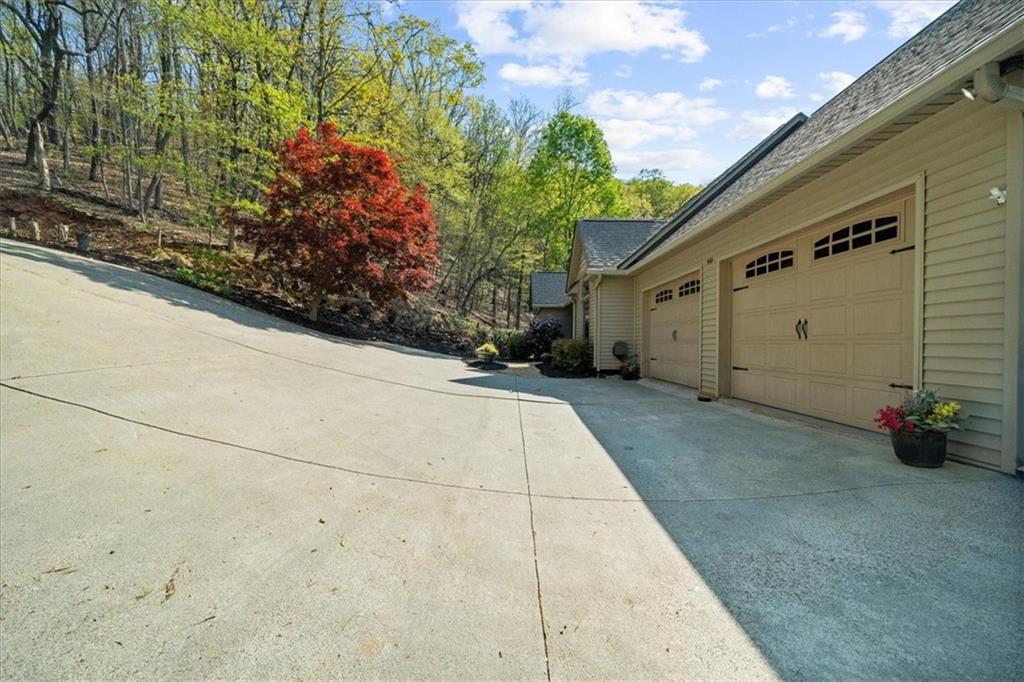 896 Moss Patch Trail