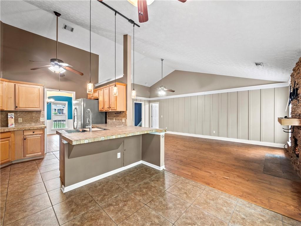 3811 Walnut Grove Way