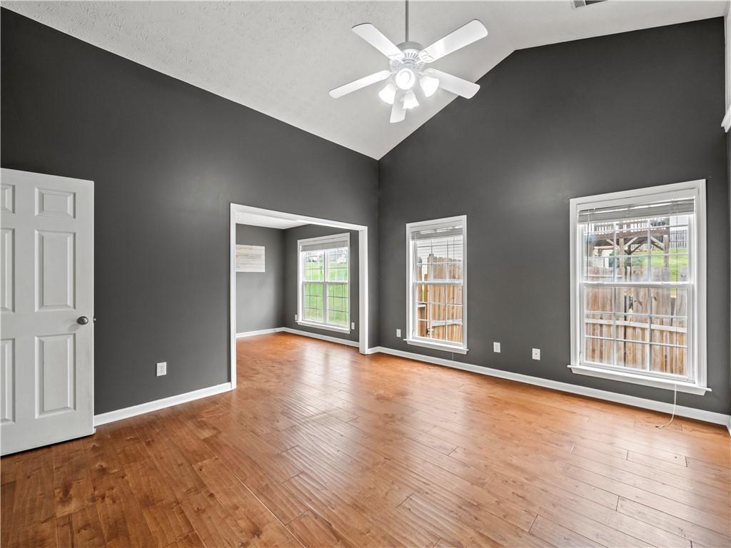 3811 Walnut Grove Way