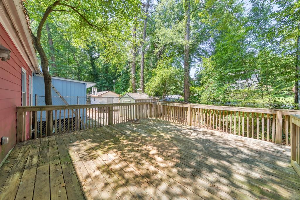 350 Pleasant Oak Court SW