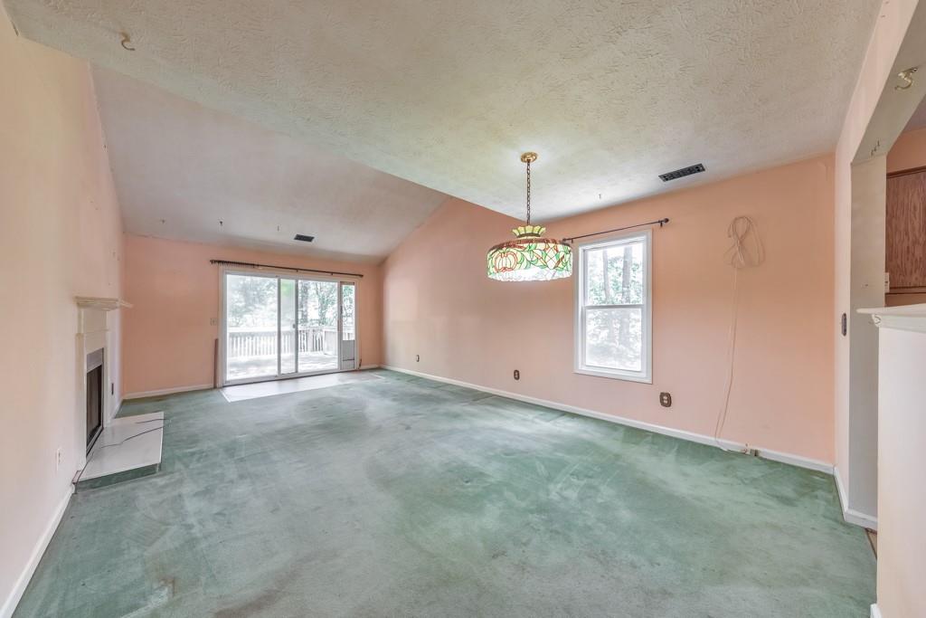 350 Pleasant Oak Court SW