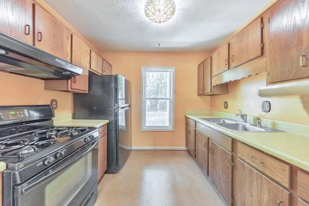 350 Pleasant Oak Court SW