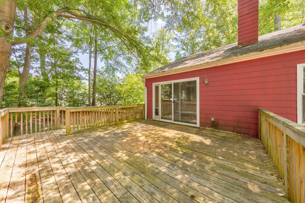 350 Pleasant Oak Court SW
