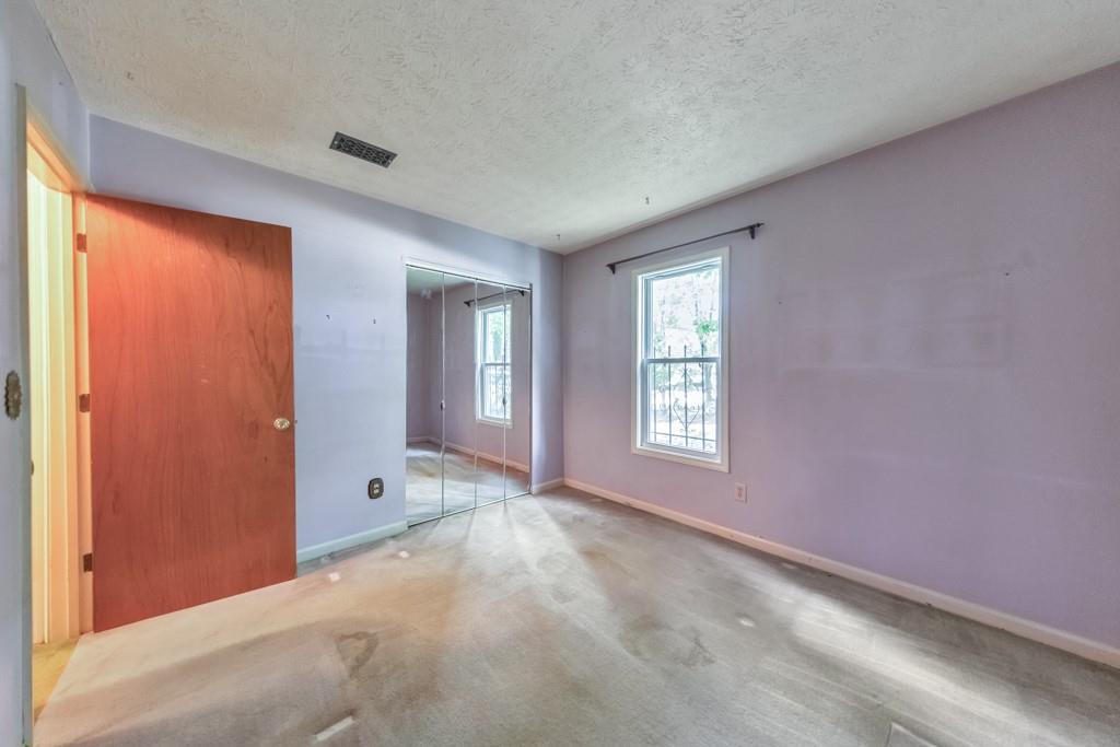 350 Pleasant Oak Court SW