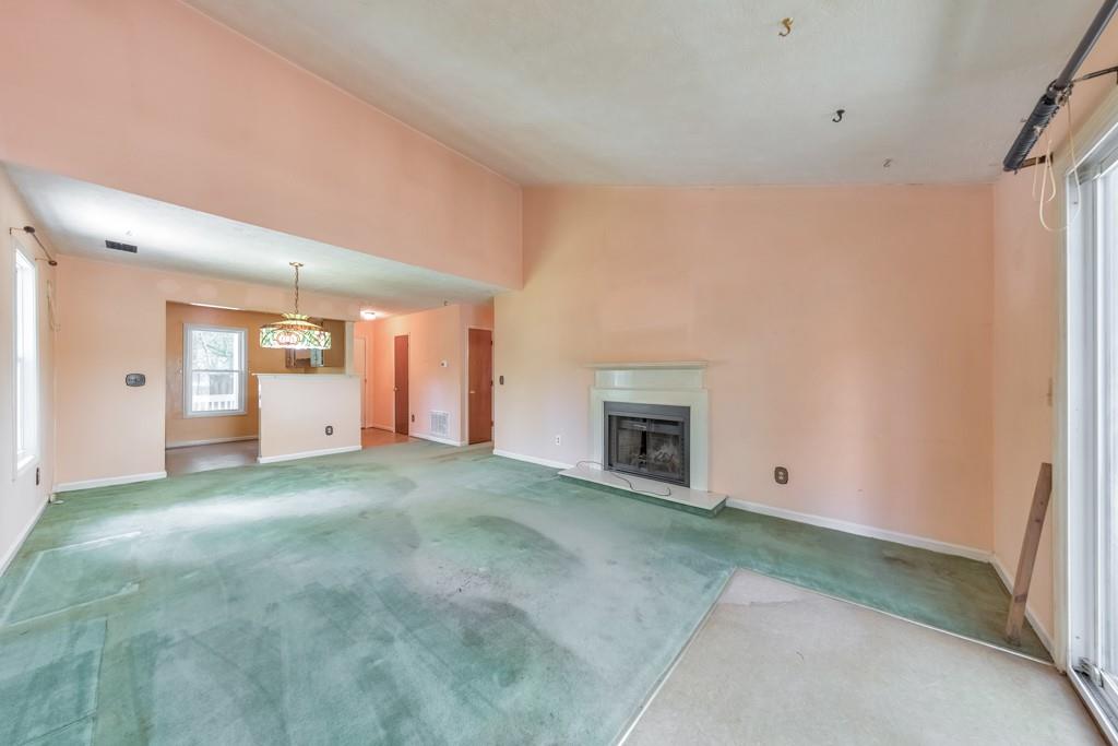 350 Pleasant Oak Court SW