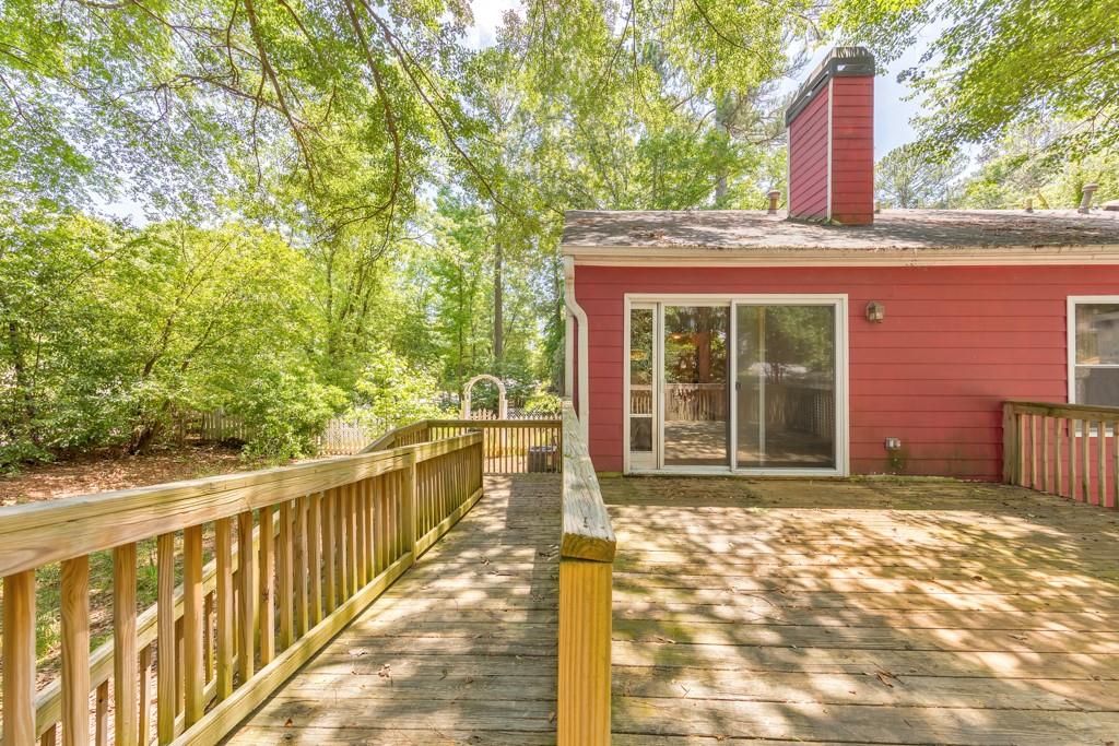350 Pleasant Oak Court SW