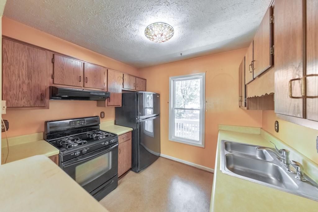 350 Pleasant Oak Court SW