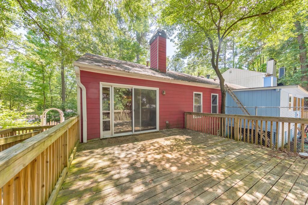 350 Pleasant Oak Court SW