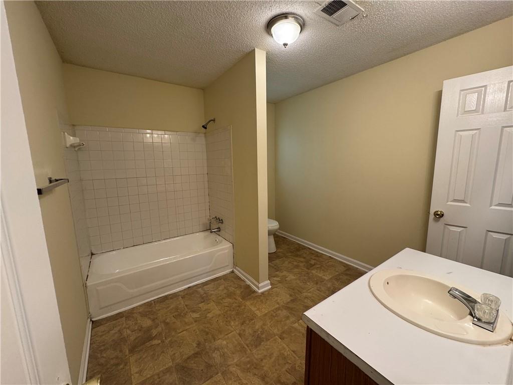 1050 Redan Trace