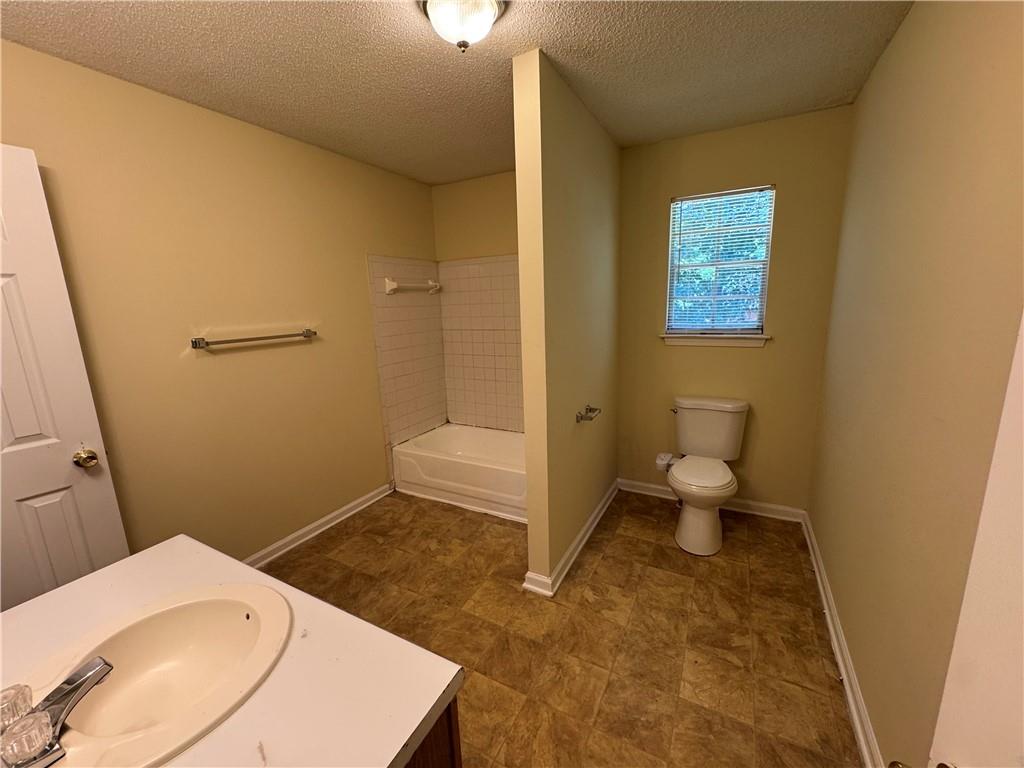 1050 Redan Trace