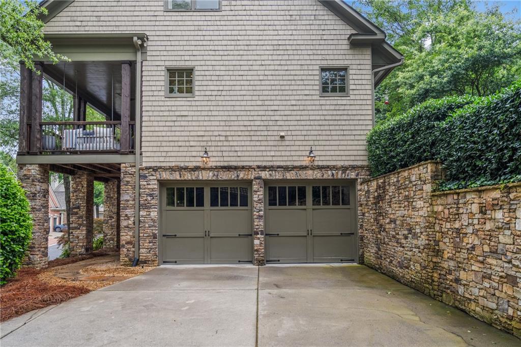 3075 Woodvale Court
