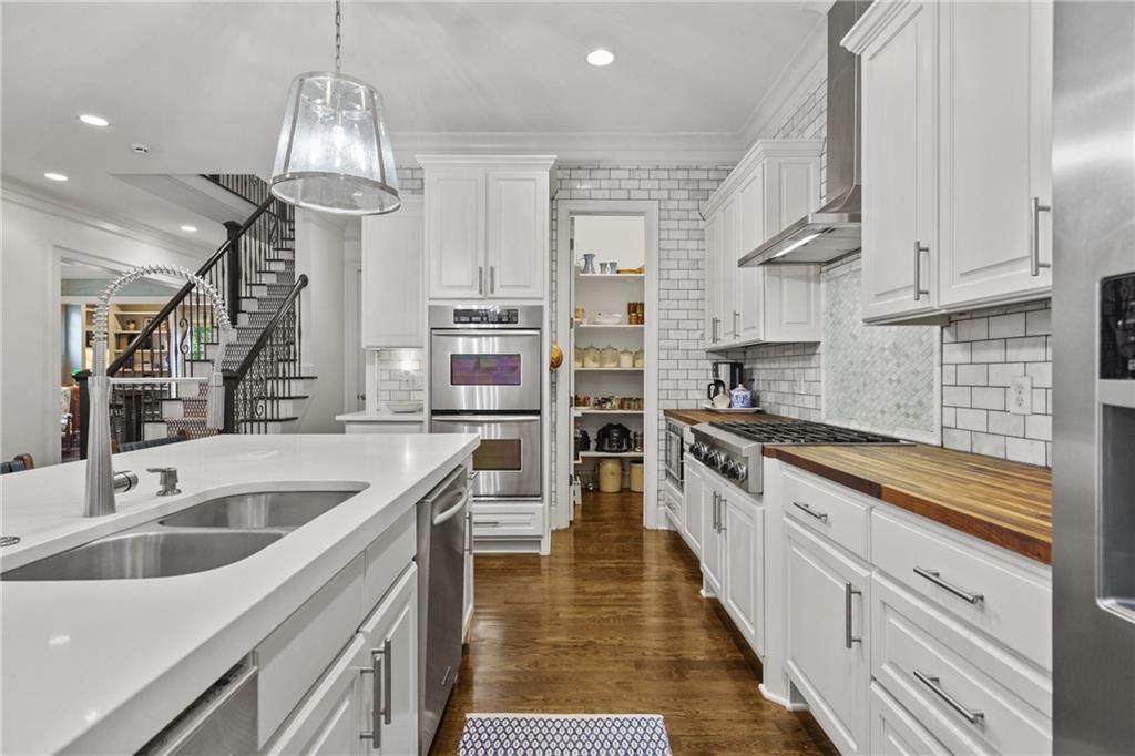 3075 Woodvale Court