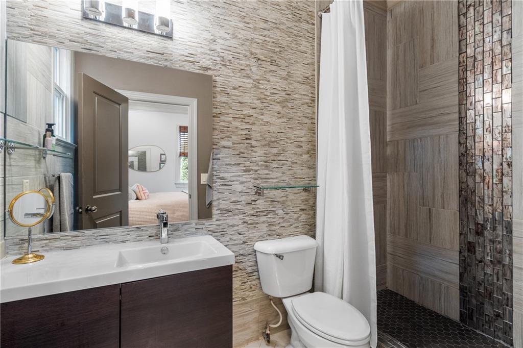3075 Woodvale Court