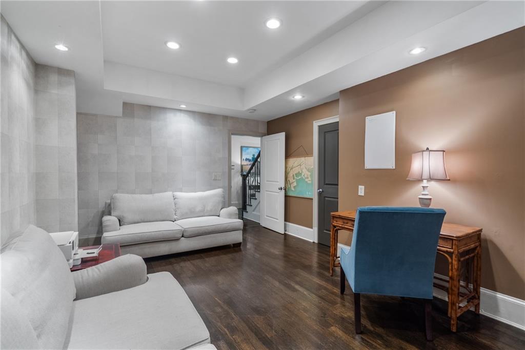 3075 Woodvale Court