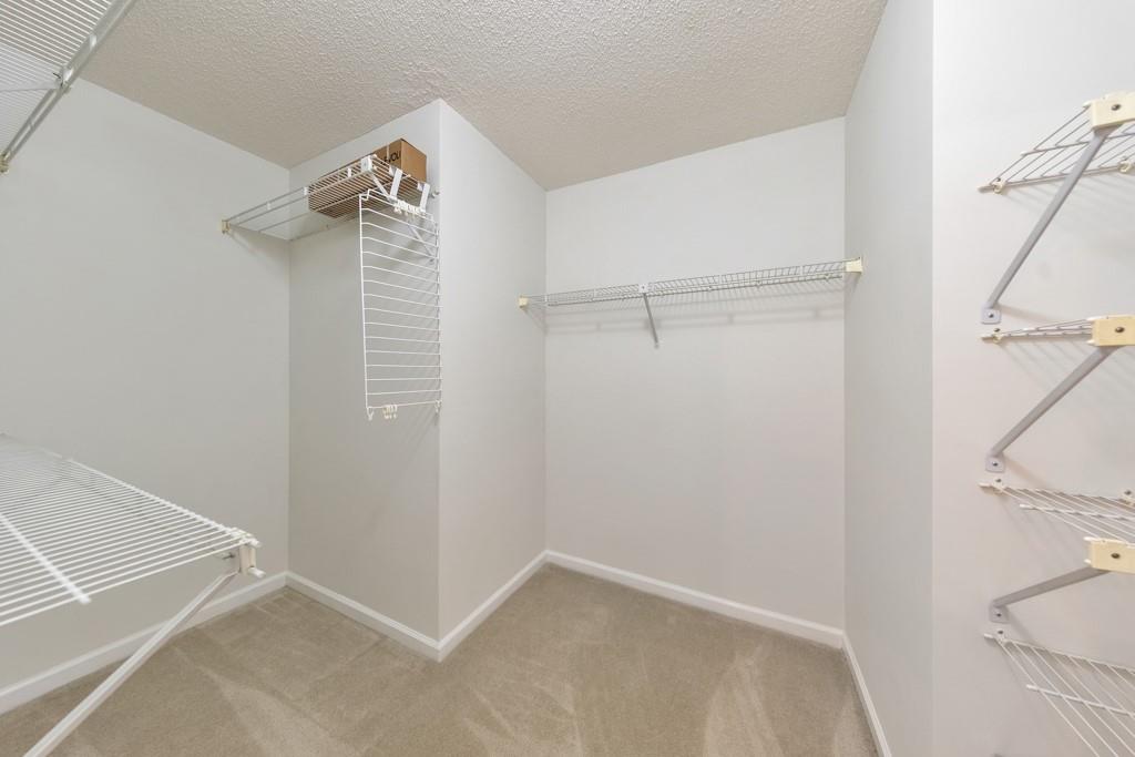 405 W Leslie Court